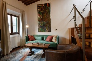 Living area - San Giovanni House in Florence by Mmega (Firenze)