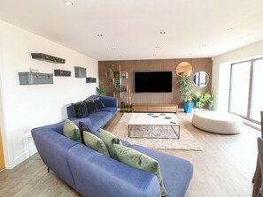 Cottage | Living area