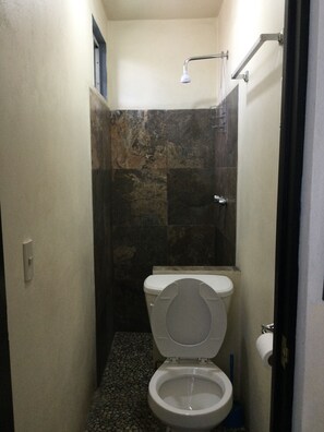 Dormitorio compartido exclusivo | Baño | Toallas 