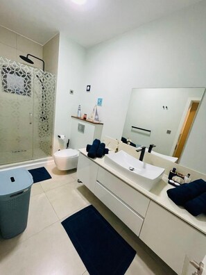 Shower, towels