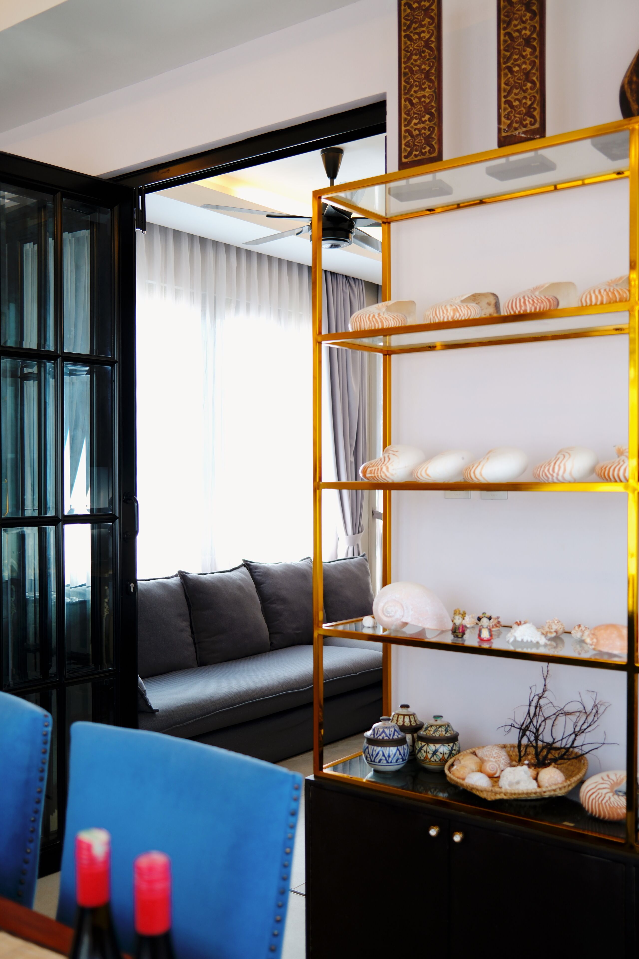 Executive Room, 1 King Bed, Non Smoking, Sea View | Living area