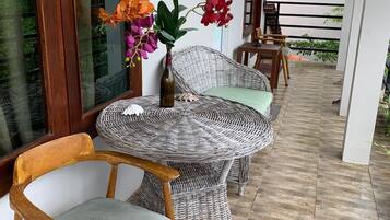 Quarto luxo, para não fumantes, vista para o mar | Terraço/pátio