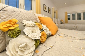 4 Schlafzimmer, Zimmersafe, Schreibtisch, Bügeleisen/Bügelbrett