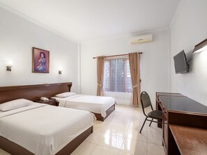 Bureau, espace de travail pour ordinateur portable, Wi-Fi gratuit