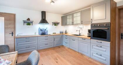 Apartment 'Wohnung Sunntratn ' with Mountain View, Balcony and Wi-Fi