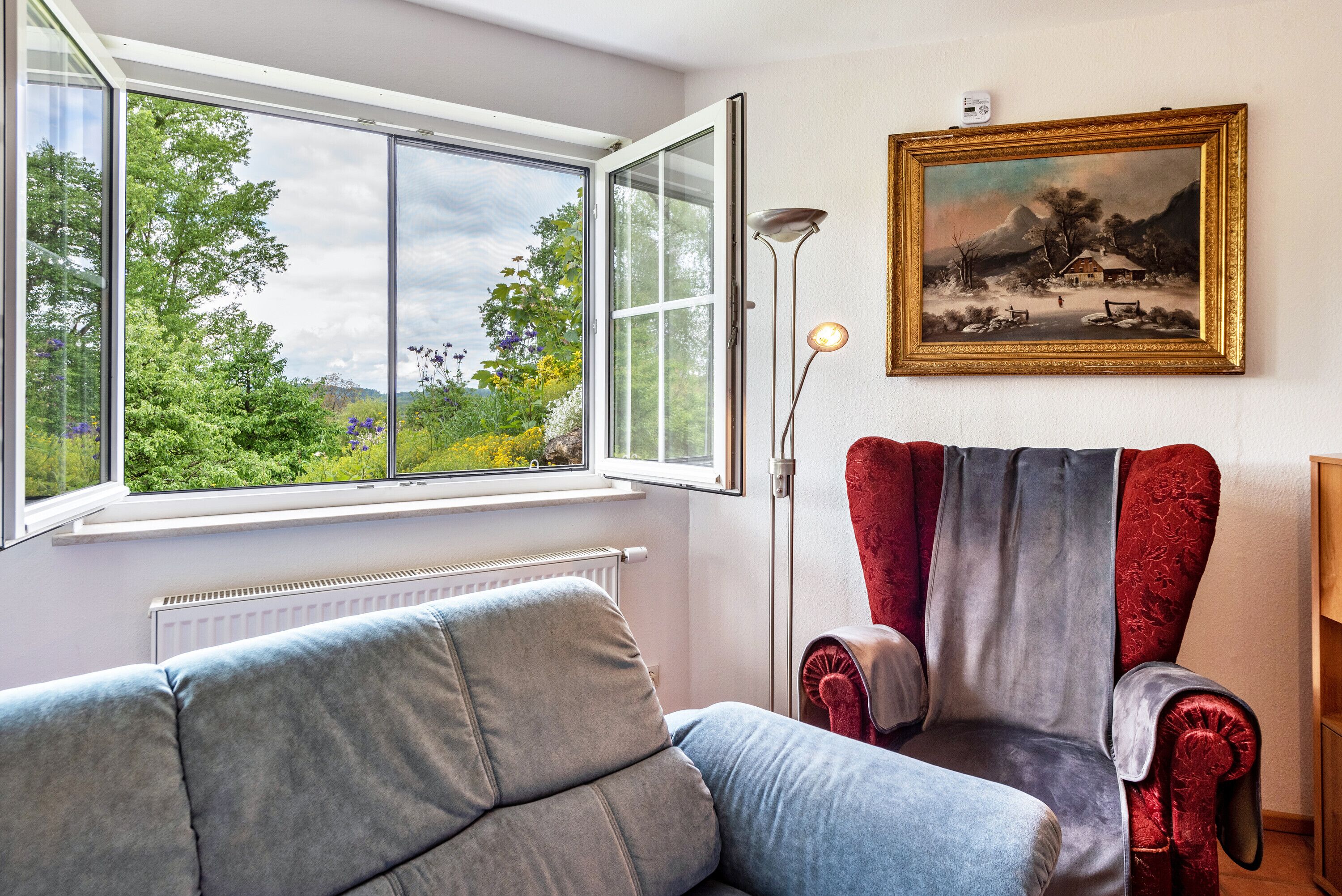 Fernseher, Kamin, Stereoanlage