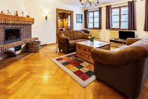 Televisión, chimenea y servicios de streaming 