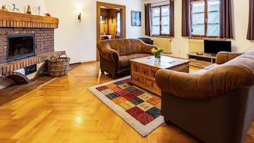TV, fireplace, streaming services