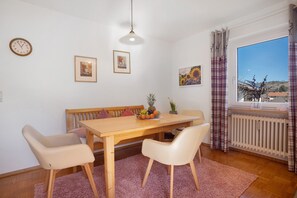 Luokittelematon kuva, 4 kautta 36, painike