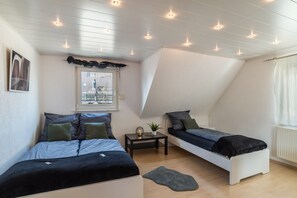 1 bedroom, free WiFi, bed sheets - Apartment 'Am Hirnach' with Shared Terrace, Shared Garden and Wi-Fi (Sindelfingen)