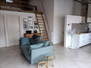 Téléviseur, foyer