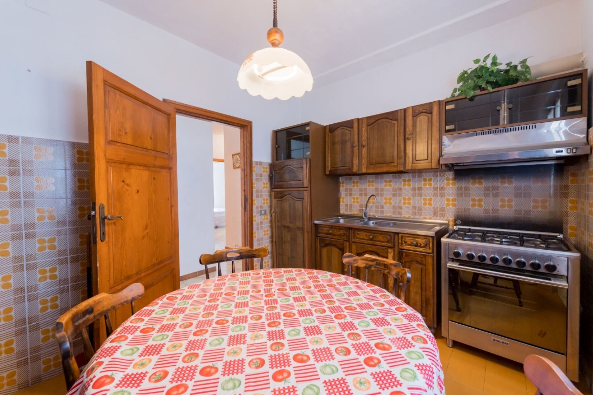 Fridge, oven, dining tables