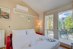 1 bedroom, free WiFi, bed sheets