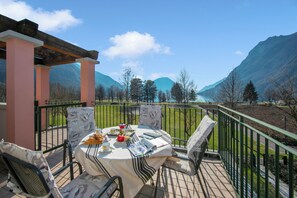 屋外ダイニングエリア