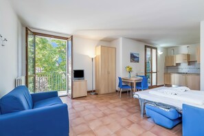 Bed sheets - Porto Letizia Como 7, Porlezza, Italy (Porlezza)