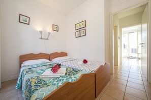 1 camera, Wi-Fi gratuito, lenzuola