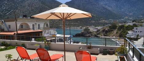 House | Outdoor dining