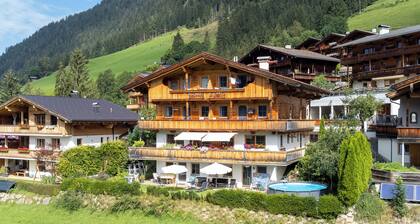 Holiday apartment close to the centre, mountain view