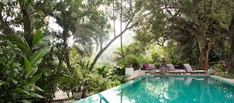 Satori Villa - Exceptional Sri Lankan Colonial villa with pool and full staff