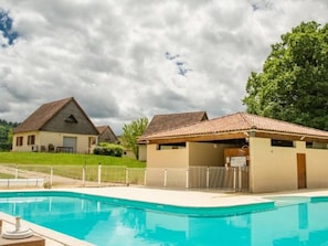 Pool - Cosy house on holiday park with swimming pool (Lacapelle Marival)
