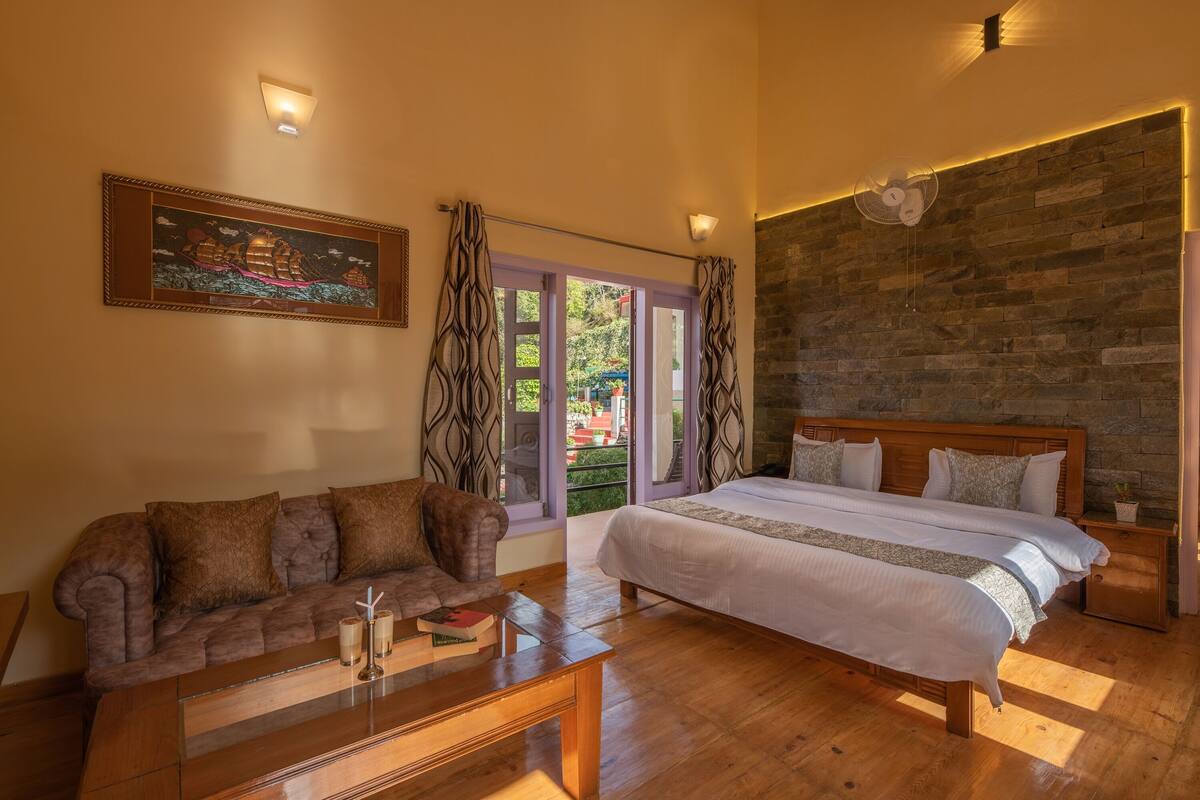 Cottage (Himalayan) | Desk, soundproofing, WiFi (free), individually decorated