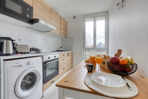 Fridge, microwave, oven, stovetop - 4-person apartment / Subway and train station 5 minutes / Parking / Self-check-in (Ivry-sur-Seine)