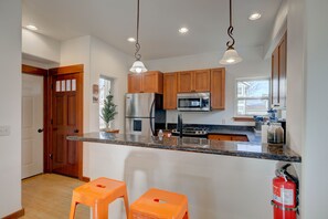 Private kitchen - 2 bd, 2 bath, Great Location in Bozeman near Costco, I-90, and food and shopping (Bozeman)