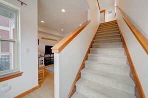 Interior - 2 bd, 2 bath, Great Location in Bozeman near Costco, I-90, and food and shopping (Bozeman)