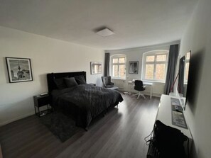 2 Schlafzimmer, Schreibtisch, WLAN, Bettwäsche