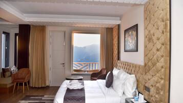 Executive Room | 1 bedroom, desk, soundproofing, iron/ironing board