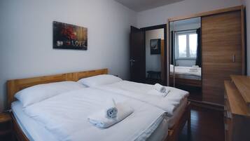 2 bedrooms, WiFi, bed sheets