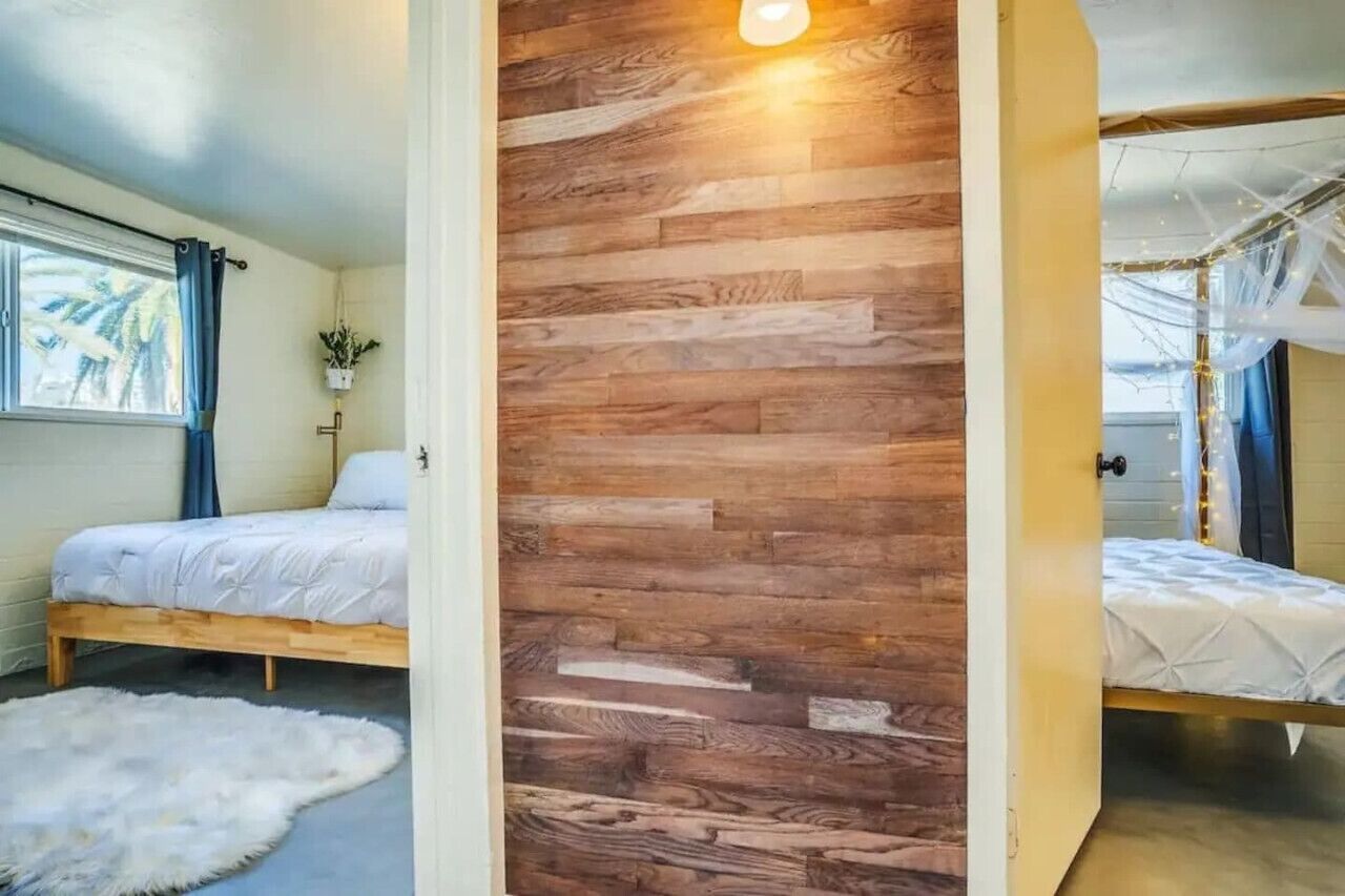 4 bedrooms, desk, iron/ironing board, travel crib