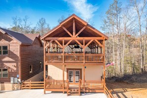 Exterior - Boon by AvantStay | 40-Guest Luxe Smokies Retreat (Sevierville)
