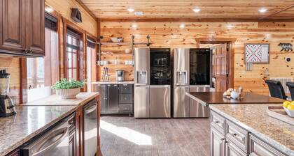 Boon by AvantStay | 40-Guest Luxe Smokies Retreat