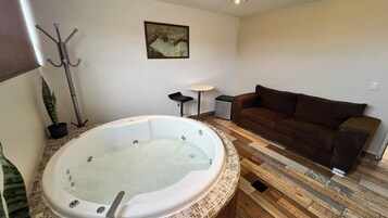 Bañera de hidromasaje privada