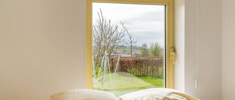 2 bedrooms, free internet