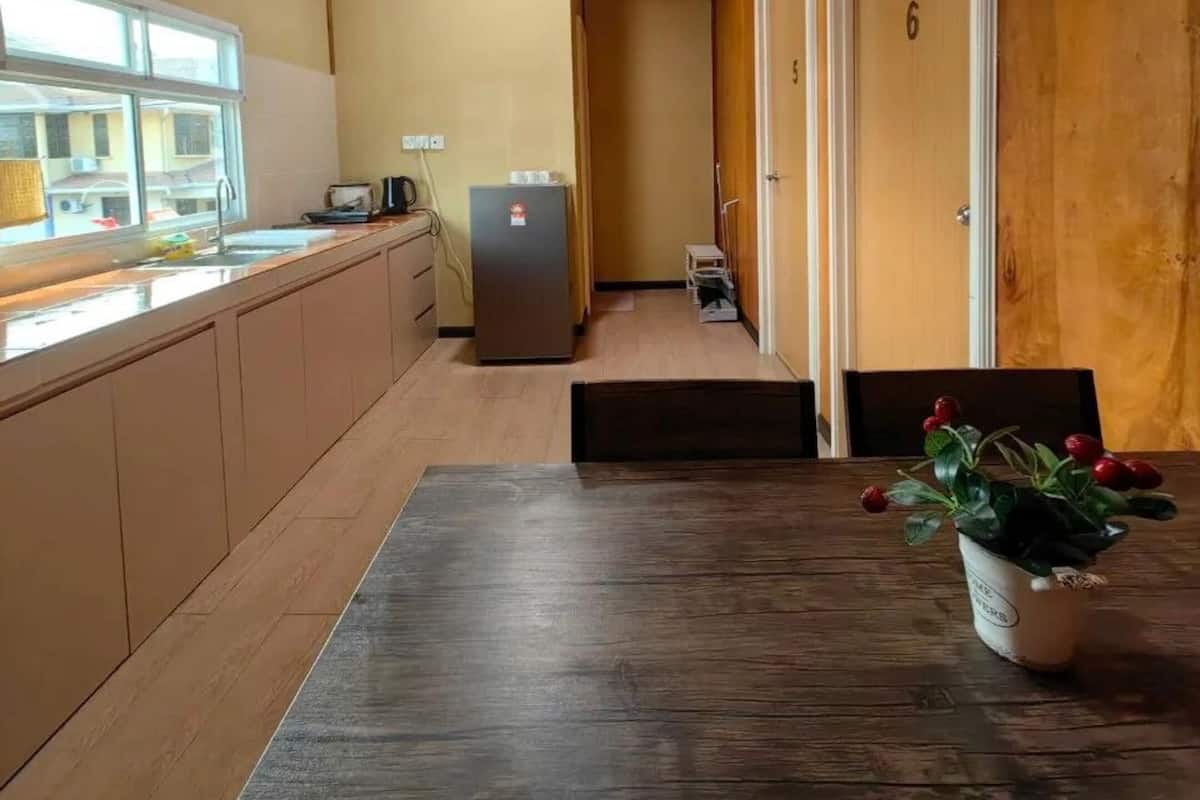 Deluxe Room, 2 Queen Beds | Private kitchenette