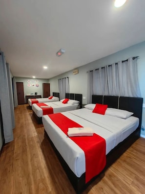 Family Triple Room, Multiple Beds | Free WiFi, bed sheets - Grapevine Garden (Kota Kinabalu)