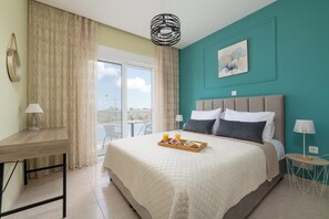 3 bedrooms, in-room safe, iron/ironing board, WiFi