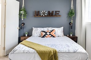 4 bedrooms, desk, iron/ironing board, travel crib