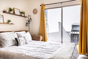 4 Schlafzimmer, Schreibtisch, Bügeleisen/Bügelbrett, Reisekinderbett