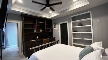 5 bedrooms, desk, iron/ironing board, free WiFi