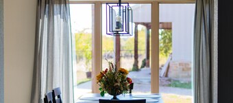 Large Modern home nestled in Alvarado! Hot Tub & Theater