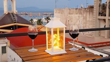 Kondo Deluks, 1 kamar tidur, Bebas Asap Rokok, pemandangan laut | Teras/patio