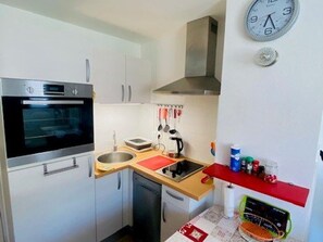 Mikrovågsugn, ugn, diskmaskin och frys