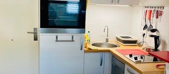 Modern F2 Apartment with Parking in Amélie-les-Bains, Sleeps 2