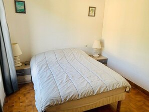 2 chambres, fer et planche à repasser, Wi-Fi gratuit