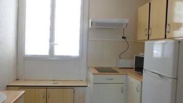 Microwave, stovetop, coffee/tea maker, toaster