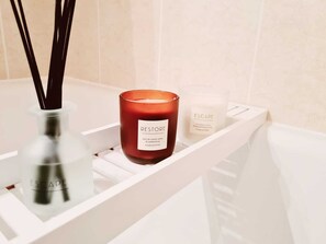 Hair dryer, towels - JO 2024 - Apartment 4 pers - Subway + train station / Private parking / Elevator  (Asnières-sur-Seine)