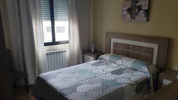 2 bedrooms, iron/ironing board, free WiFi, bed sheets